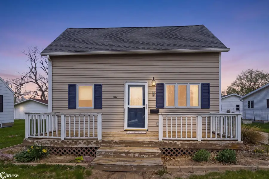 307 3rd Street Sw, State Center, IA 50247 - #2