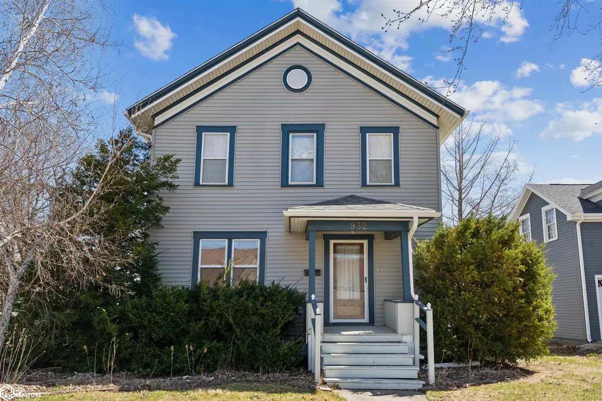 932 East Street, Grinnell, IA 50112 - #1