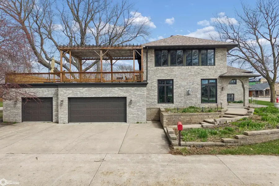 3514 N Shore Dr, Clear Lake, IA 50428 - #2