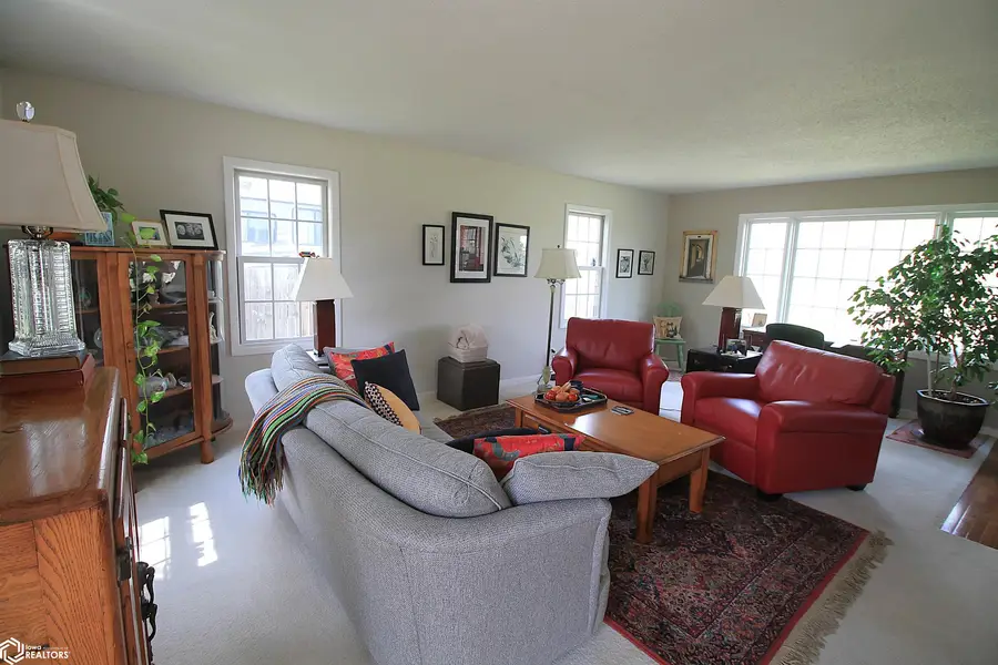 122 E Walnut Street, Clarinda, IA 51632 - #3