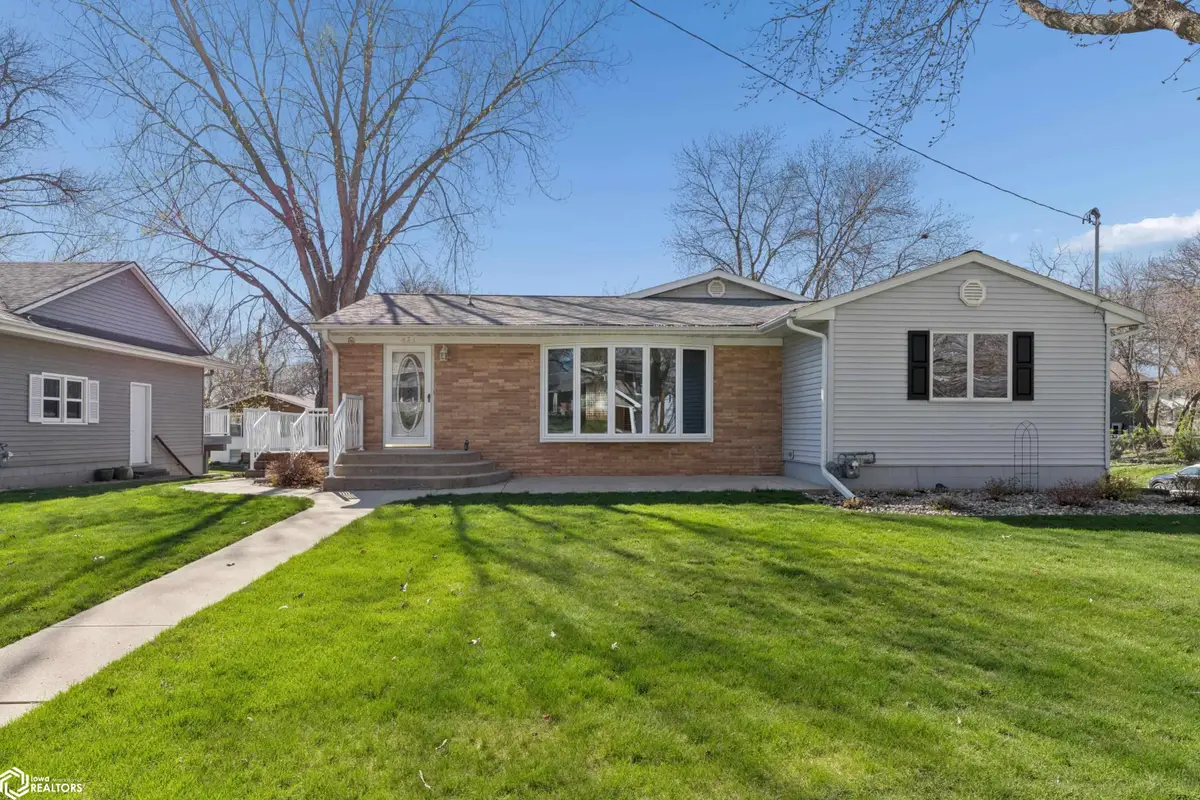 423 19th Street W, Clear Lake, IA 50428 - #1