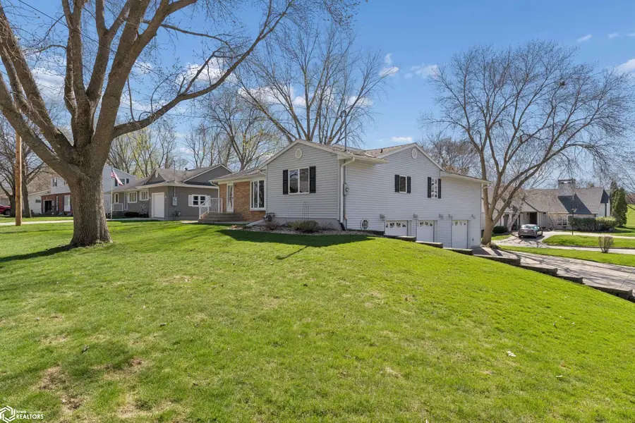 423 19th Street W, Clear Lake, IA 50428 - #2