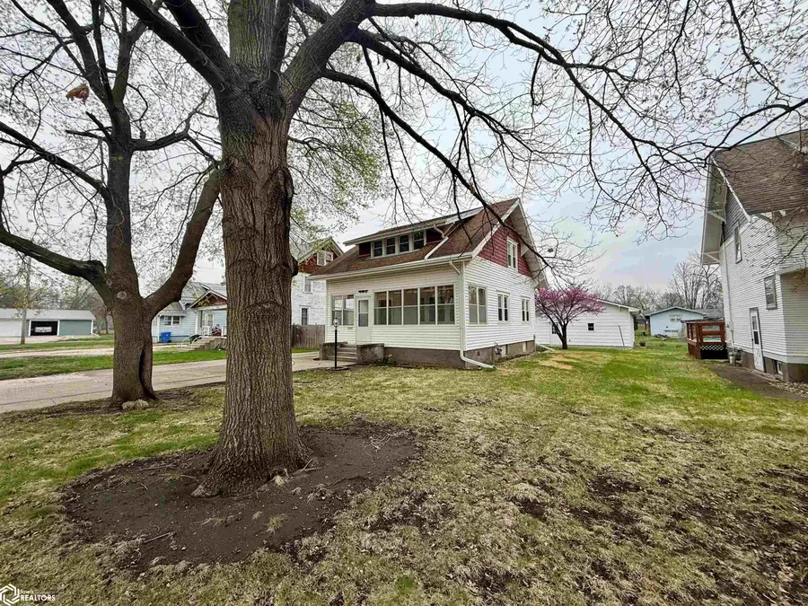 607 N Locust Street, Jefferson, IA 50129 - #2