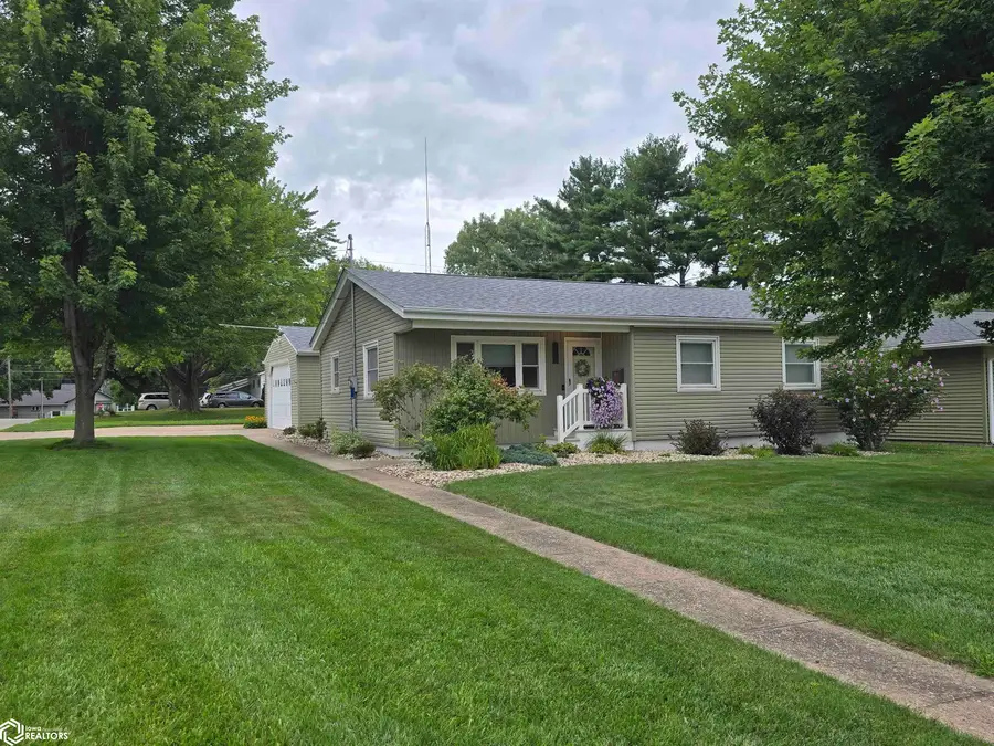 402 E Pennington Street, West Burlington, IA 52655 - #3