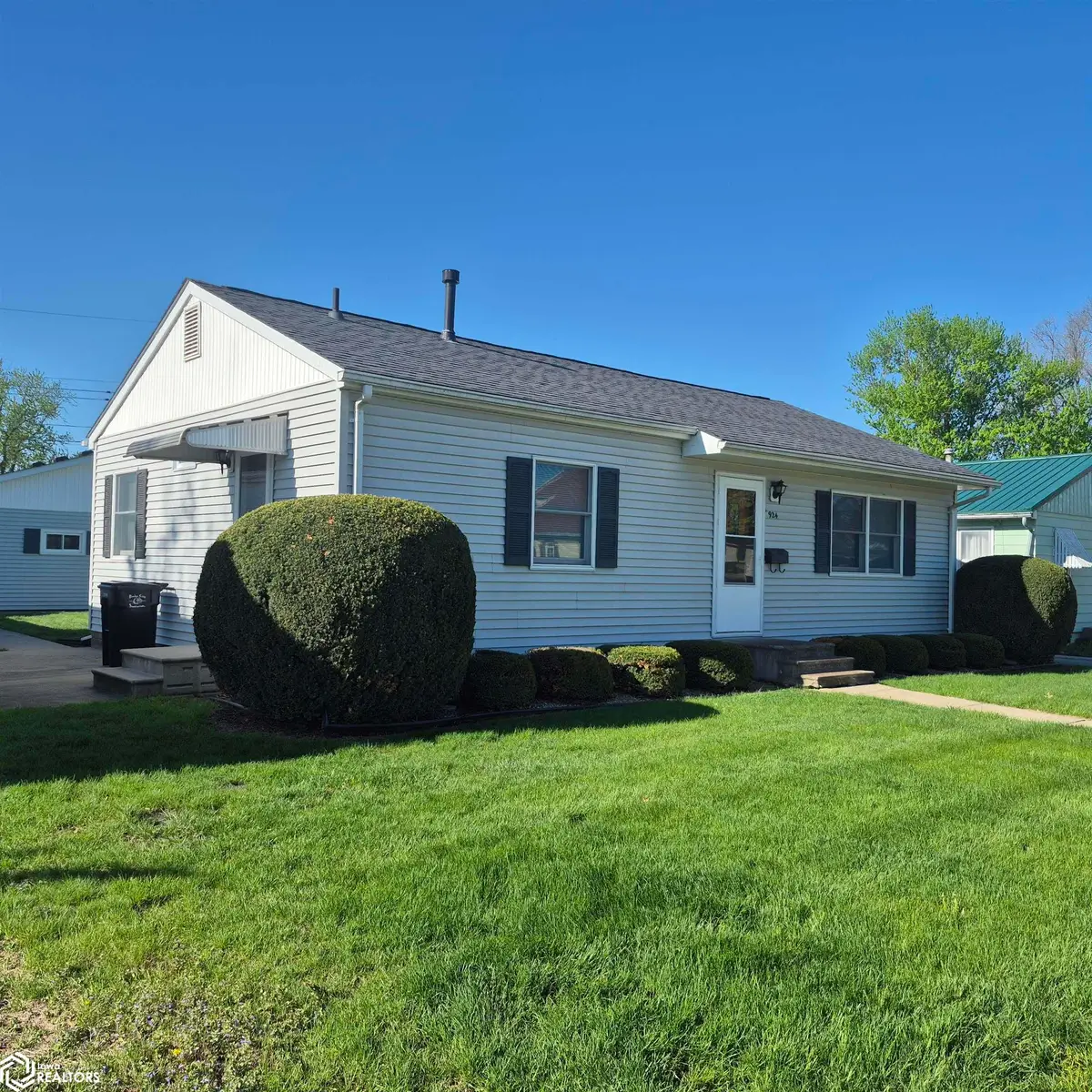 924 Clinton Ave., Ottumwa, IA 52501 - #1