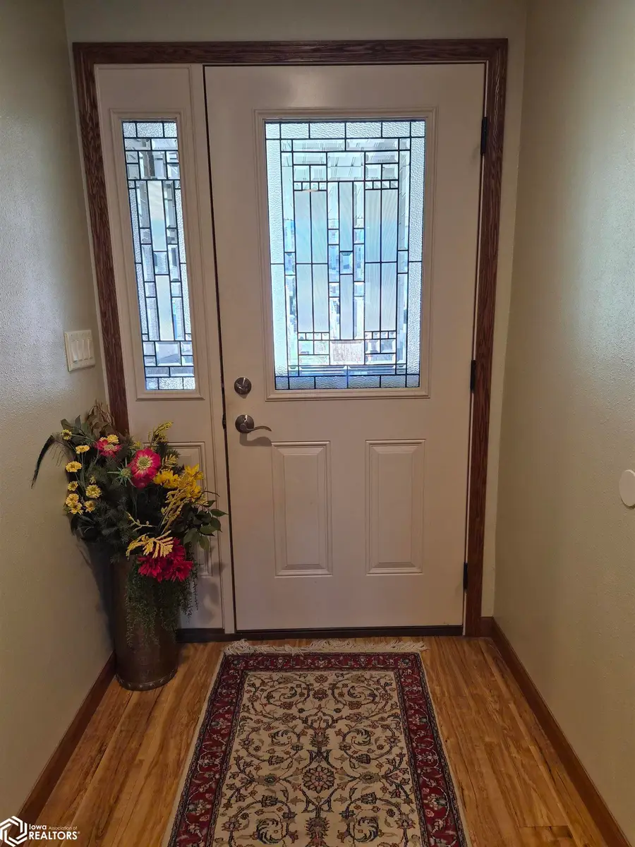 517 High Avenue E, Oskaloosa, IA 52577 - #3