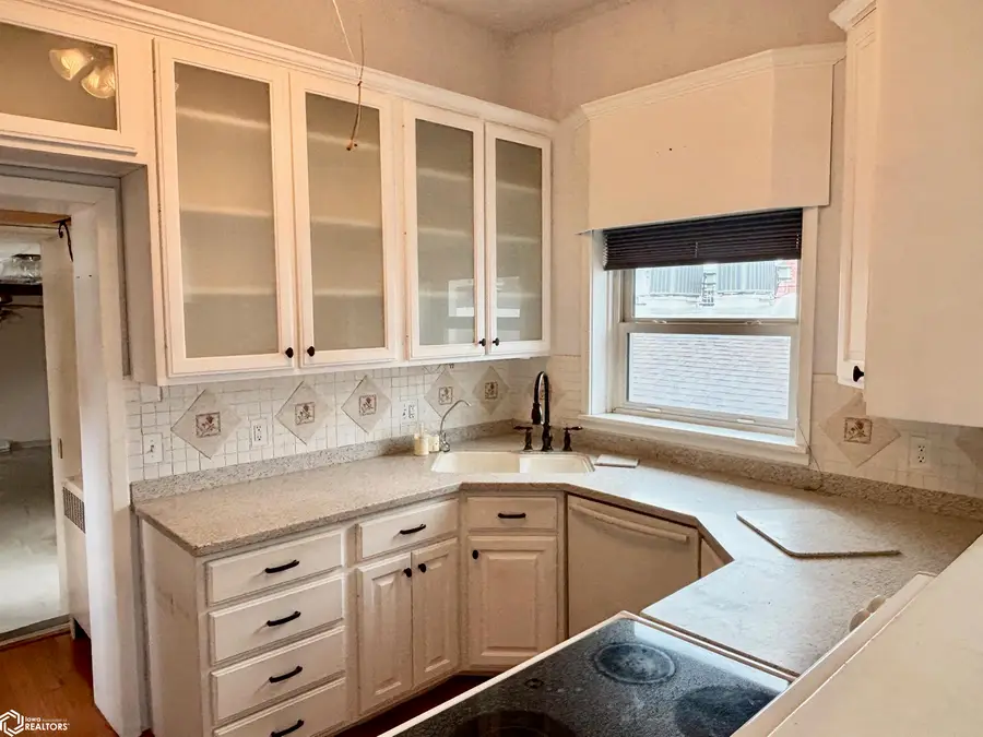 120 S Main Street, Fairfield, IA 52556 - #2