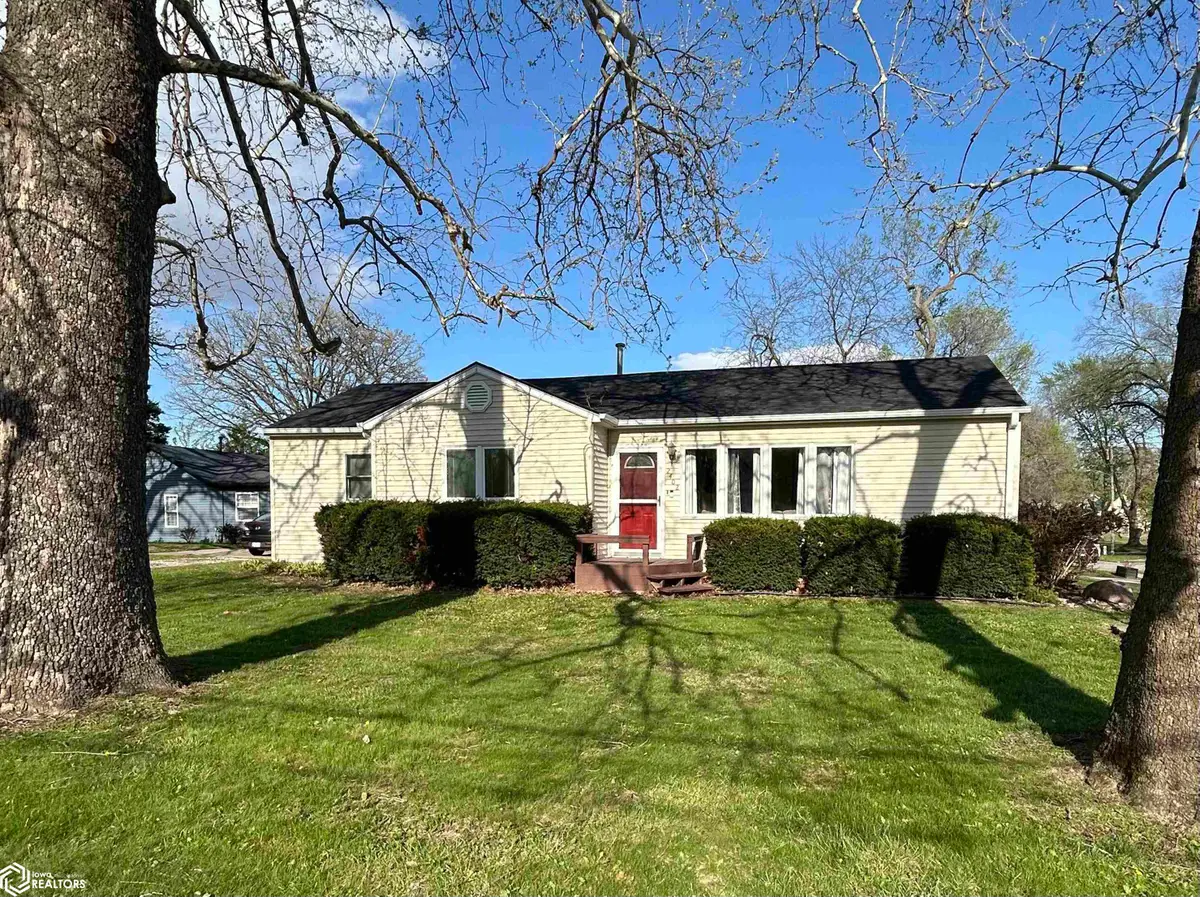 2402 N Court, Ottumwa, IA 52501 - #1