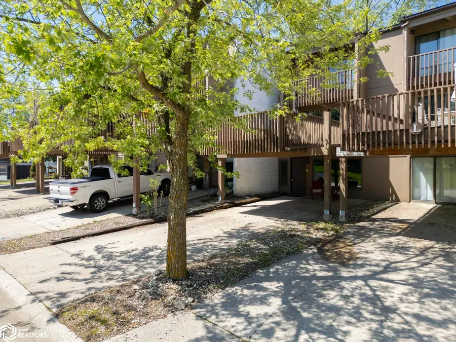 2700 N Shore Dr L-34, Clear Lake, IA 50428 - #2