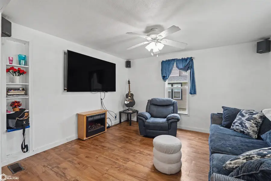 328 8th Avenue, Grinnell, IA 50112 - #3