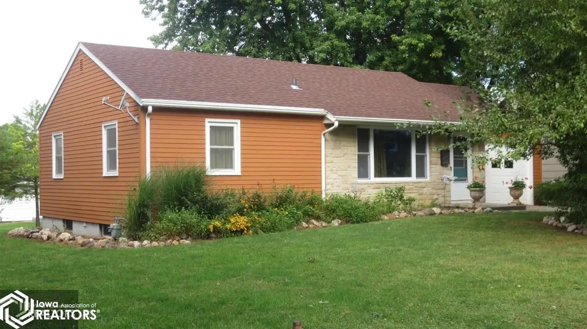 400 S Walnut Street, Carroll, IA 51401 - #1