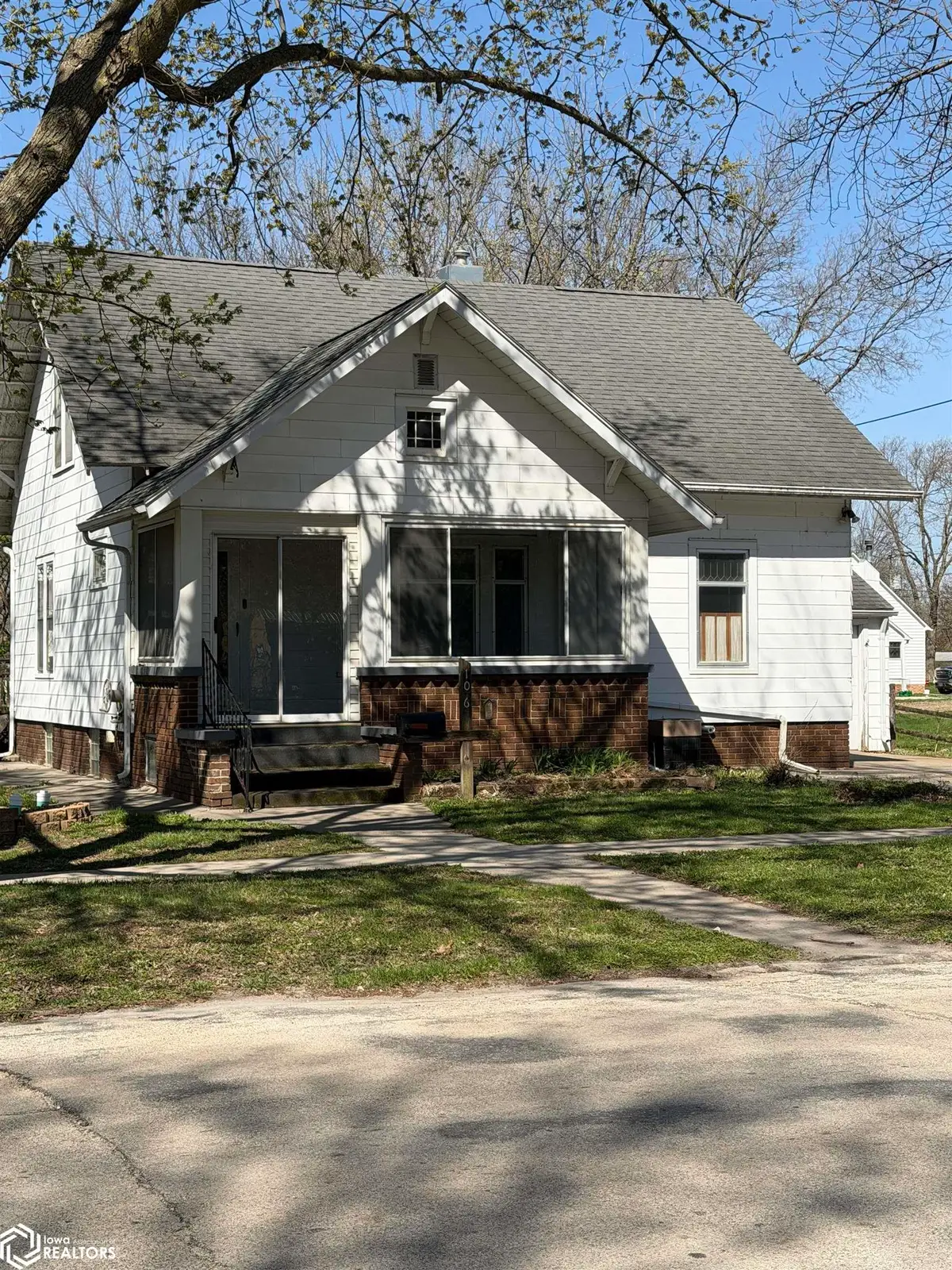 106 9th Street N, Humboldt, IA 50548 - #1