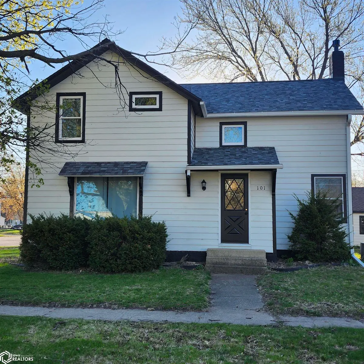 101 3rd St S, Humboldt, IA 50548 - #1