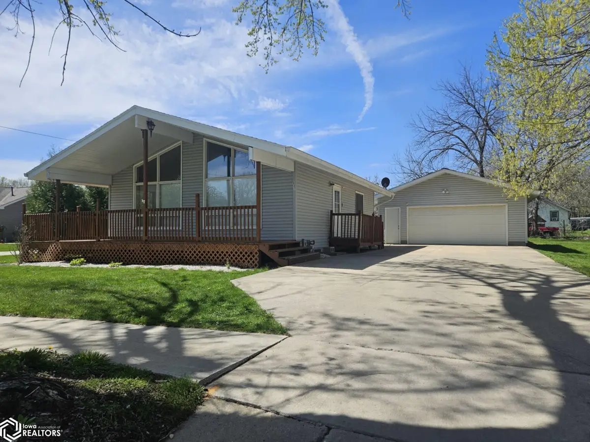 337 Apple Avenue, Webster City, IA 50595 - #1