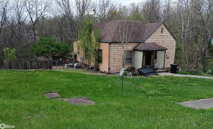 617 N 5th Street, Ottumwa, IA 52501 - #2