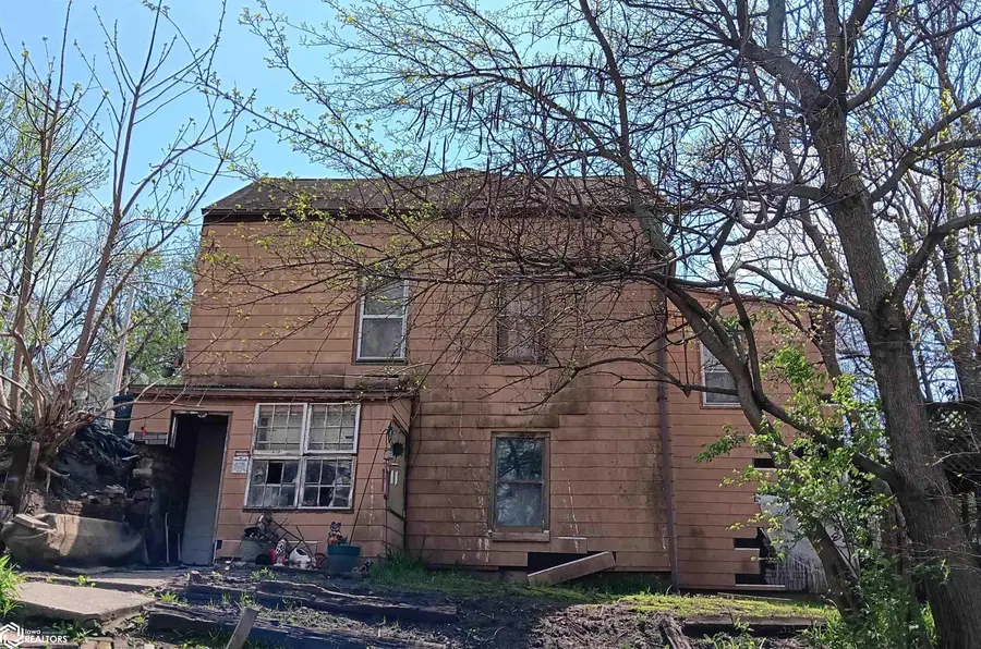 617 N 5th Street, Ottumwa, IA 52501 - #3