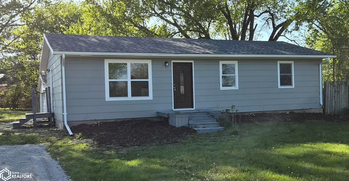 701 N 1st Street, Mystic, IA 52574 - #1