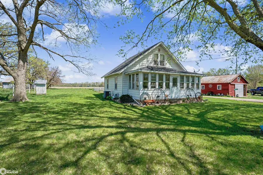 9054 113th Street, Burlington, IA 52601 - #2