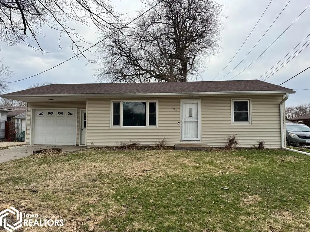 405 Cedar Street, Webster City, IA 50595 - #1
