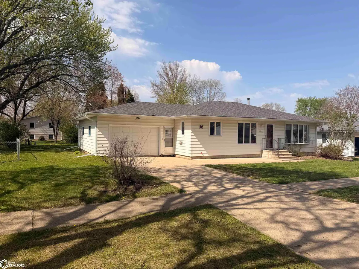 2128 W Bremer Avenue, Waverly, IA 50677 - #1