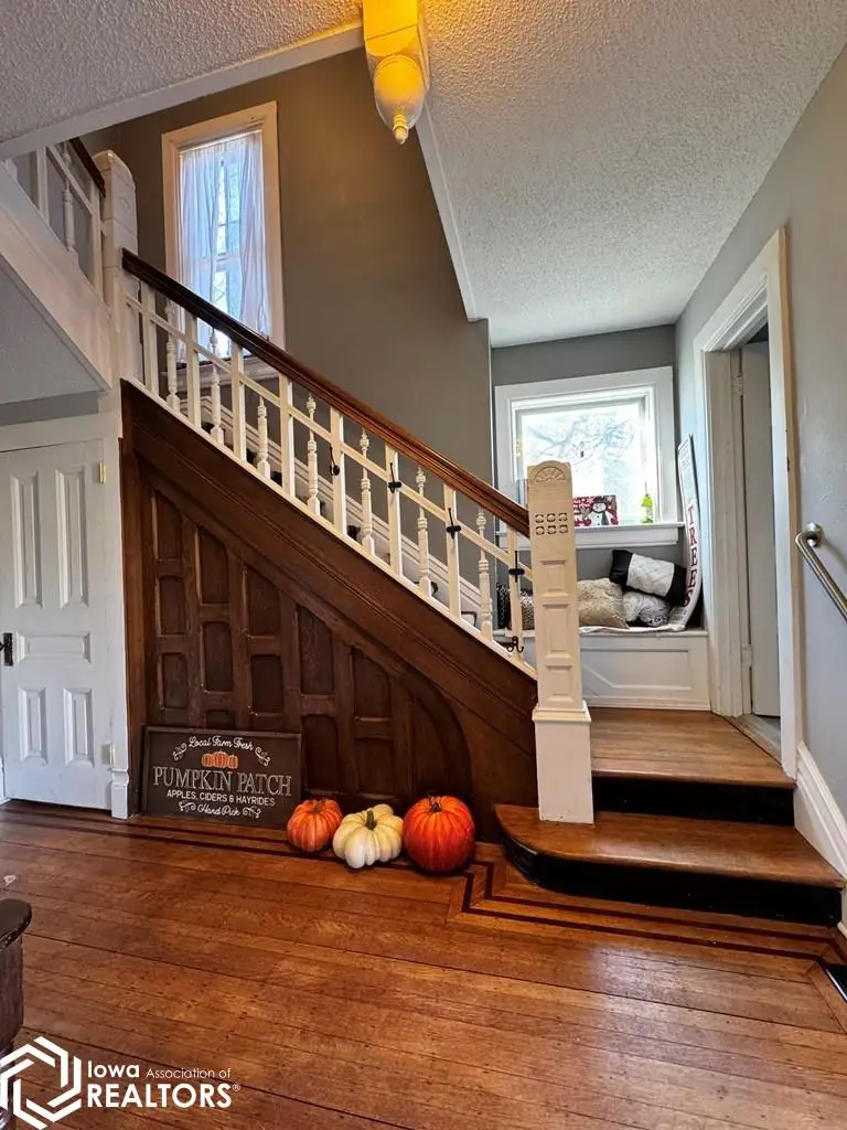 614 Division Street, Webster City, IA 50595 - #2