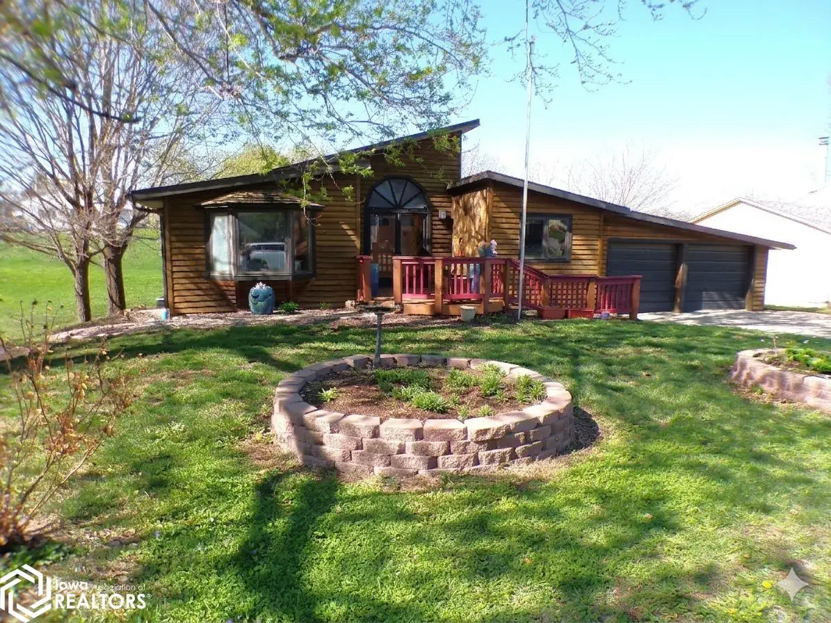 107 4th Street Ne, State Center, IA 50247 - #1