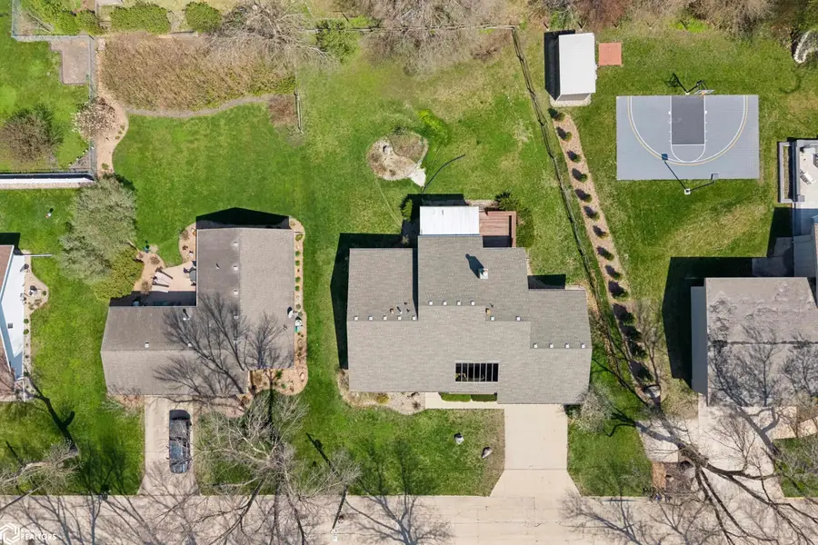 102 34th Street W, Clear Lake, IA 50428 - #3