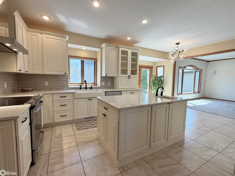 2309 N 7th Avenue Place E, Newton, IA 50208 - #2