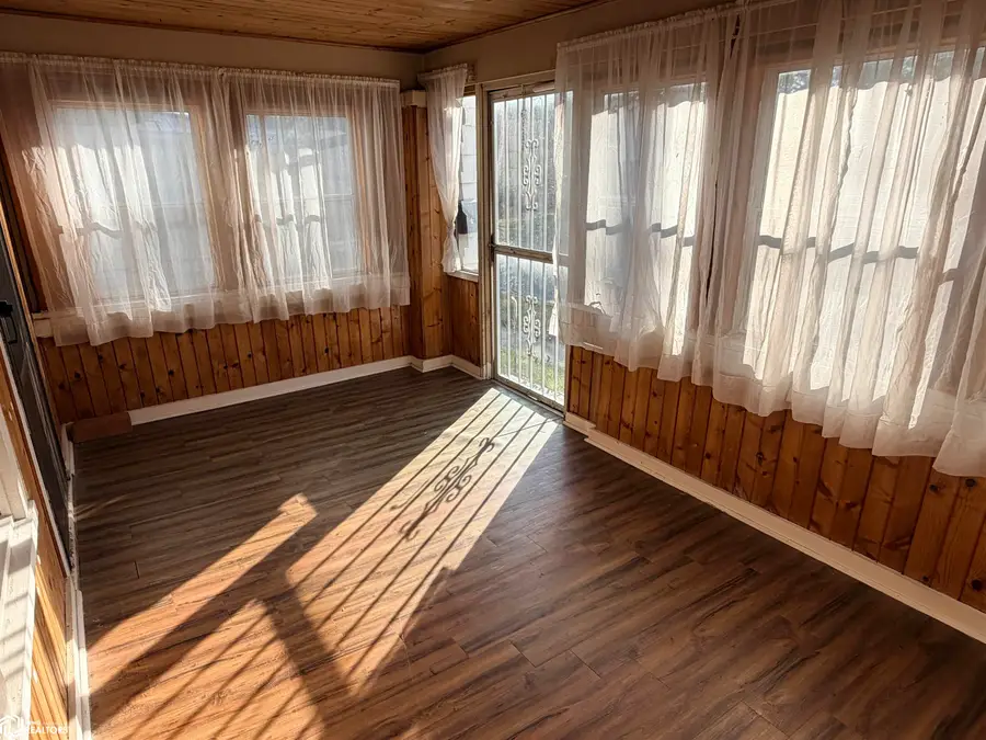 203 S D Street, Fairfield, IA 52556 - #3