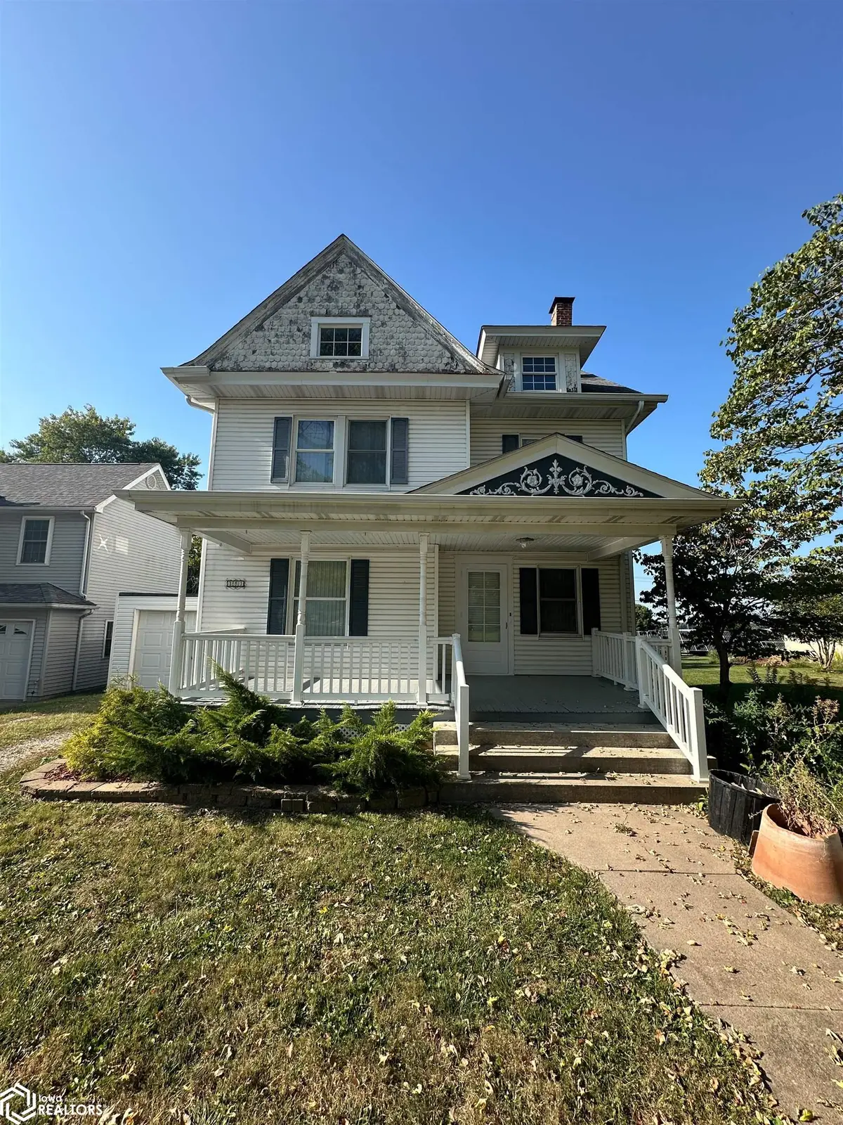 381 E 3rd Street, Dallas City, IL 62330 - #1