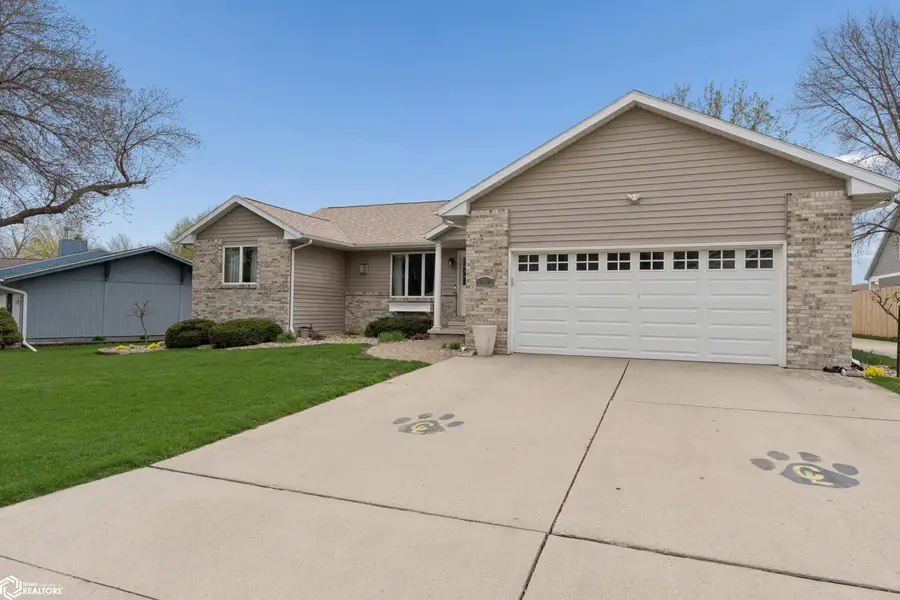 105 Woodlane Drive, Clear Lake, IA 50428 - #2