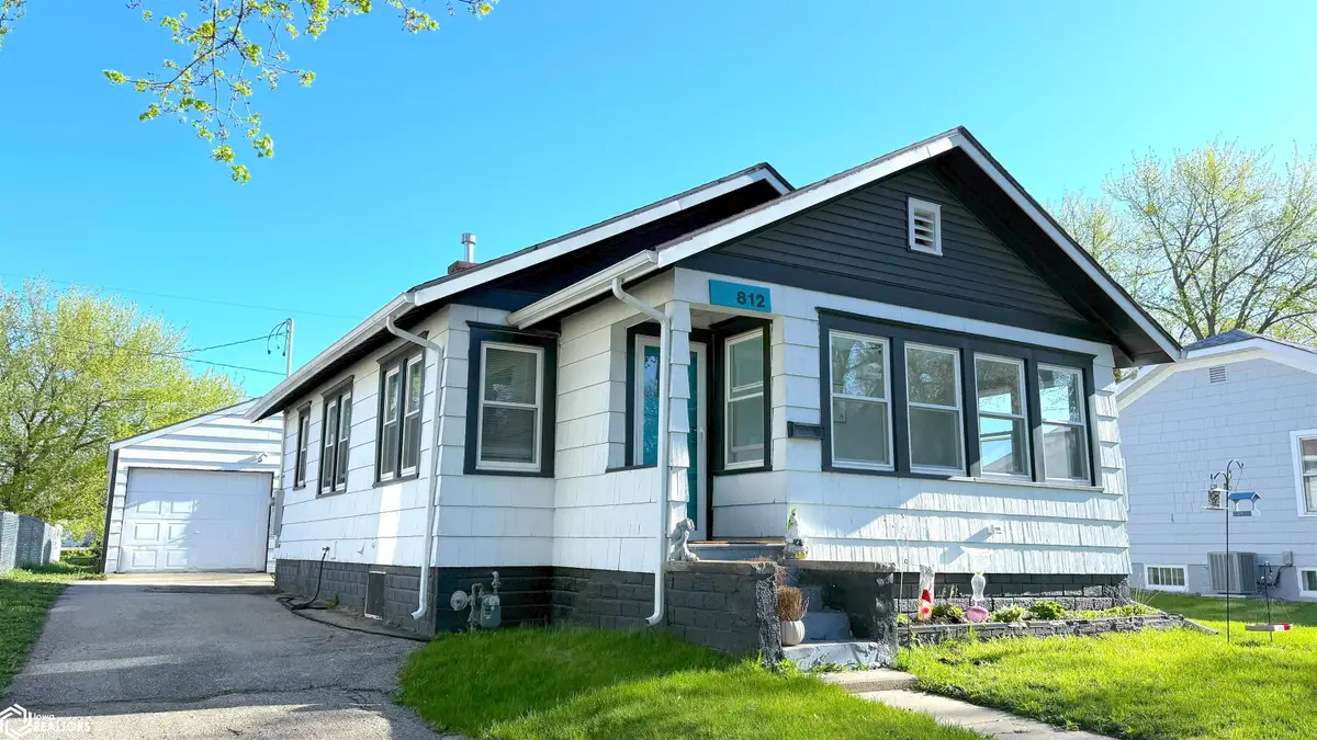 812 10th Street Ne, Mason City, IA 50401 - #1