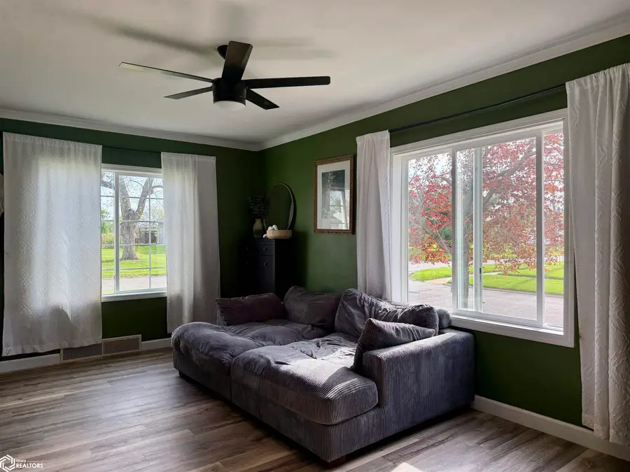 1402 E Nevada Street, Marshalltown, IA 50158 - #3