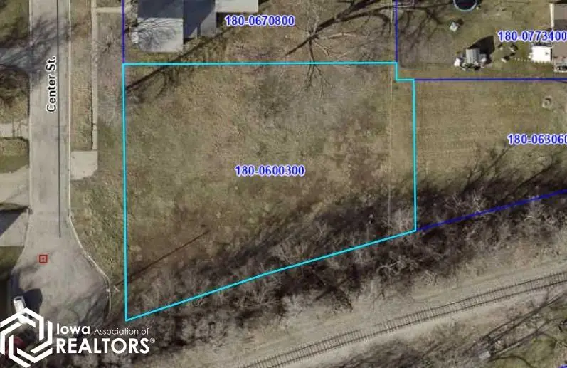 814 Center Street, Grinnell, IA 50112 - #1
