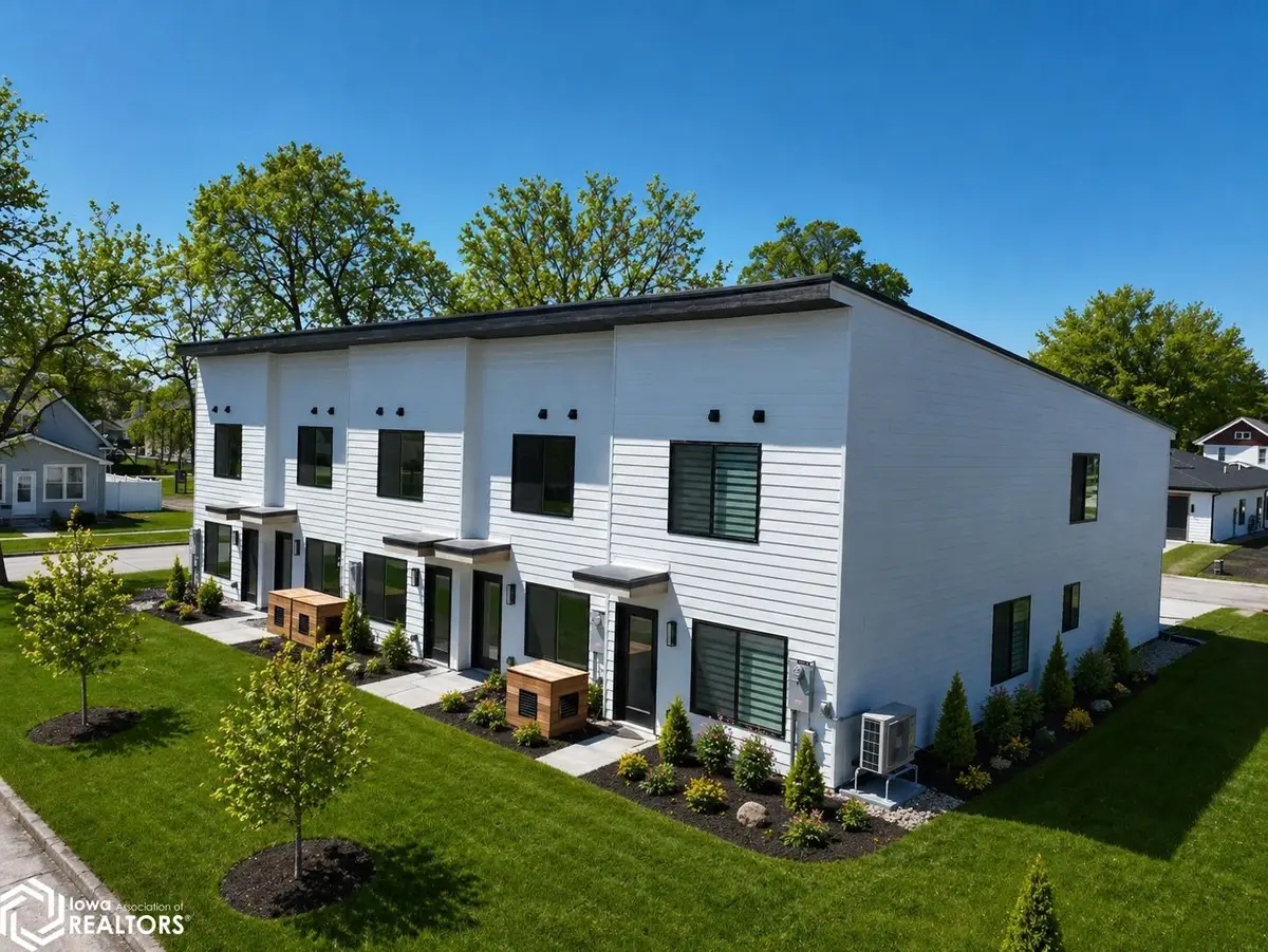 322 S 11th, Sac City, IA 50583 - #1