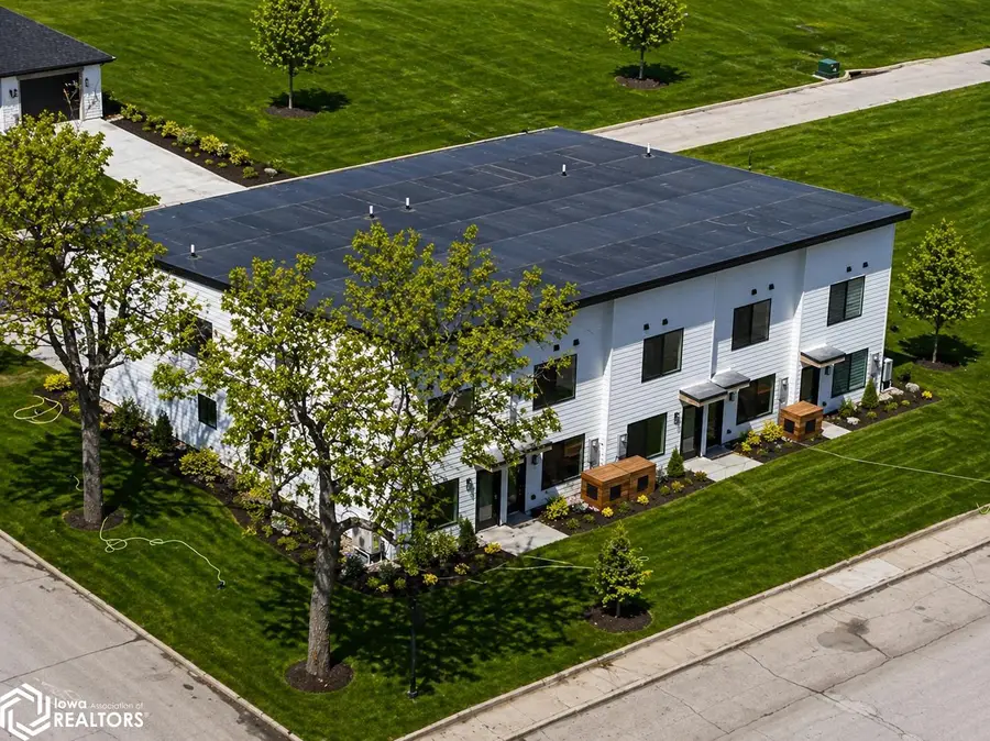 328 S 11th St, Sac City, IA 50583 - #3