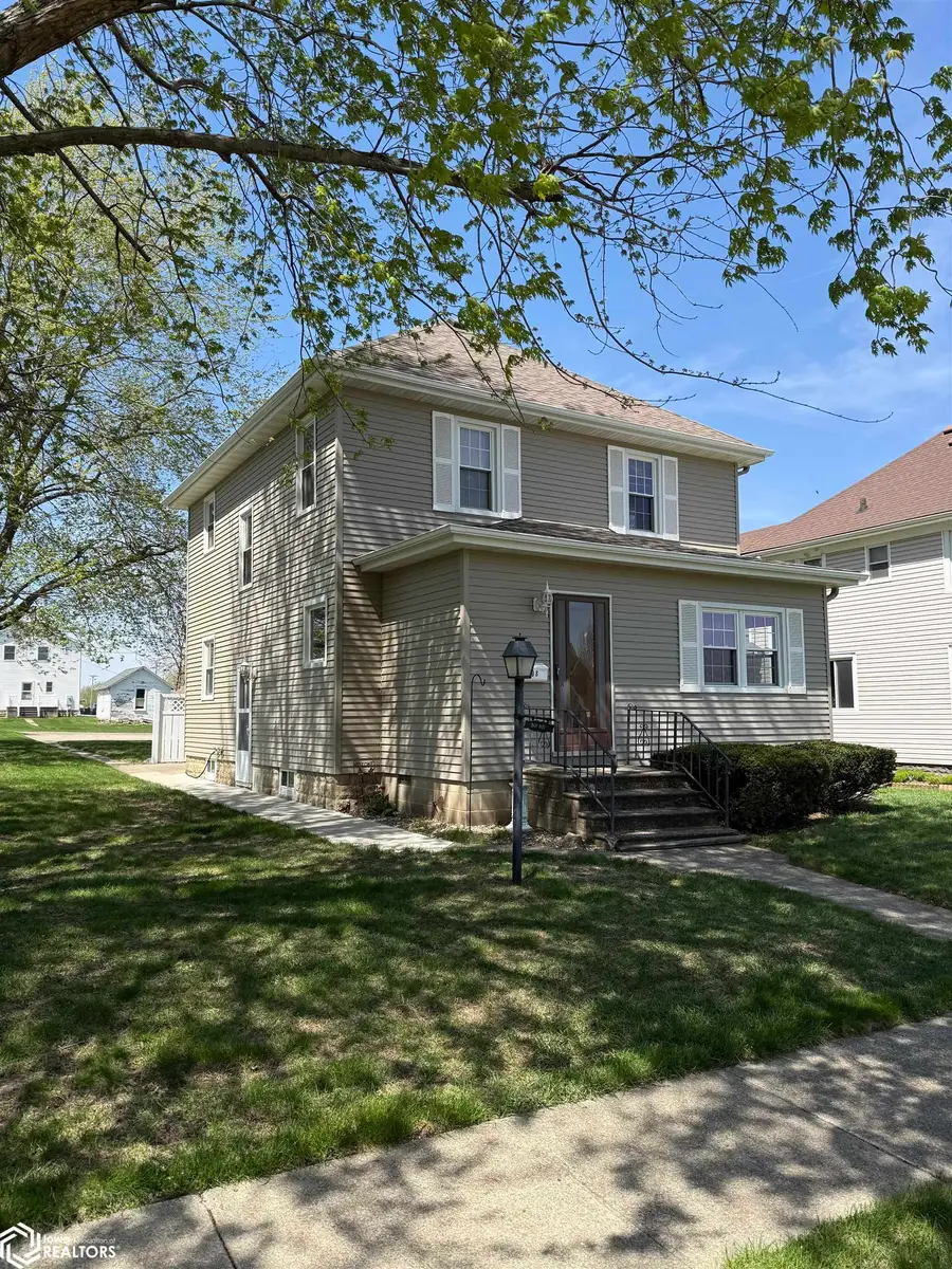 108 S Walnut Street, Carroll, IA 51401 - #2
