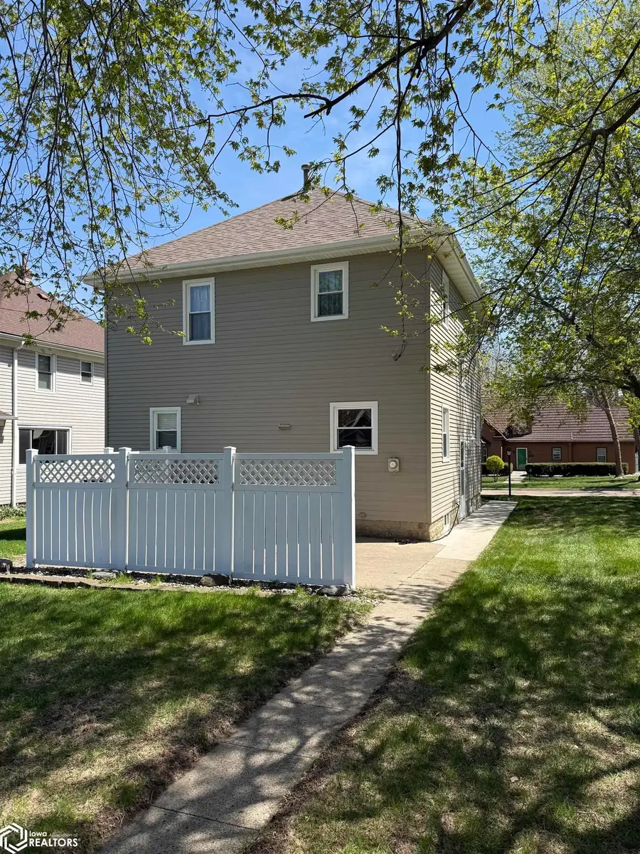 108 S Walnut Street, Carroll, IA 51401 - #3