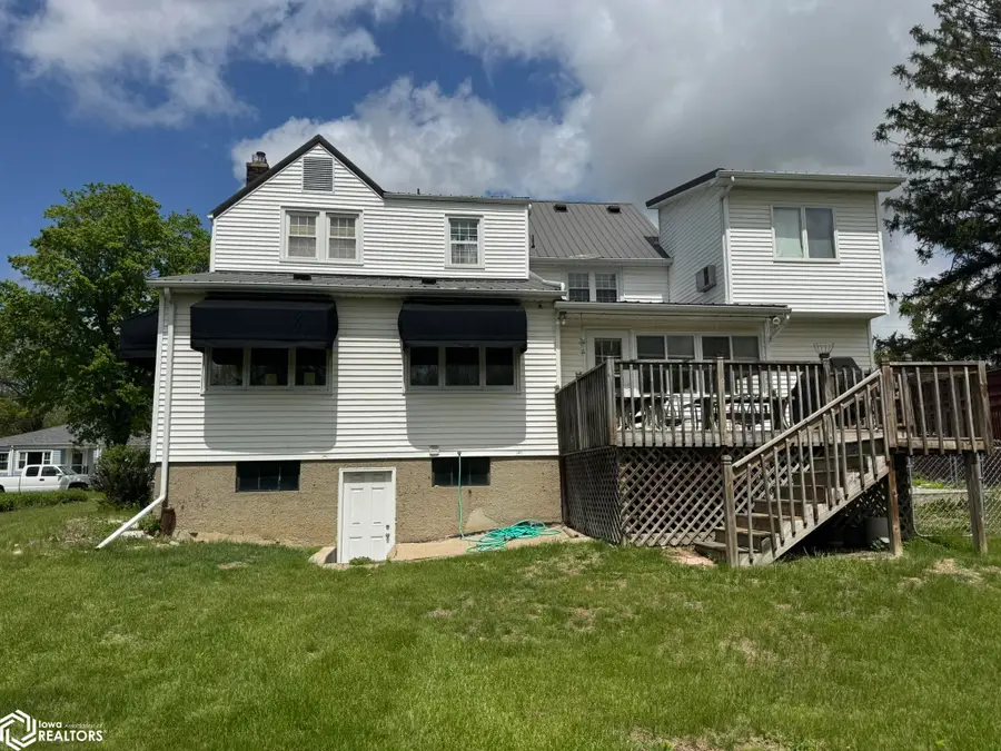 132 W Alta Vista Avenue, Ottumwa, IA 52501 - #3