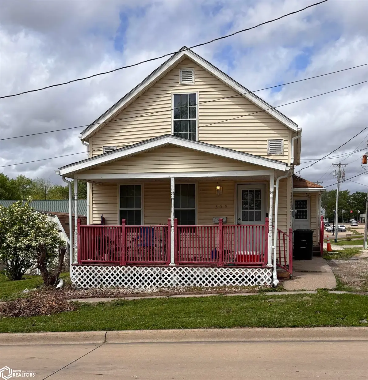 305 W Clay Street, Mount Pleasant, IA 52641 - #1