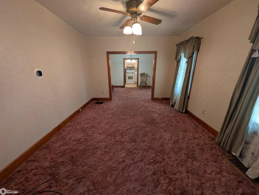 925 Shields Street, Burlington, IA 52601 - #3