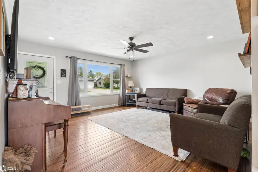 137 Greenbrier Drive, Burlington, IA 52601 - #3