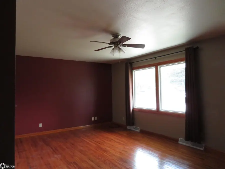 417 7th Ave Ne, Clarion, IA 50525 - #2