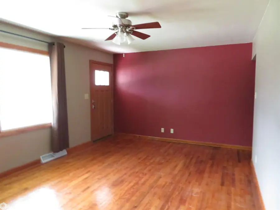 417 7th Ave Ne, Clarion, IA 50525 - #3