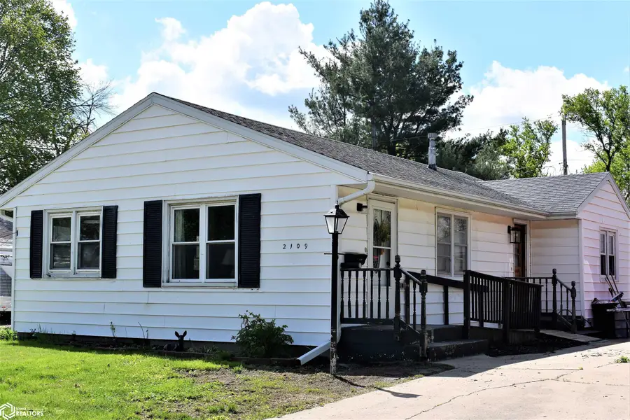 2109 Ellis Avenue, Iowa Falls, IA 50126 - #2