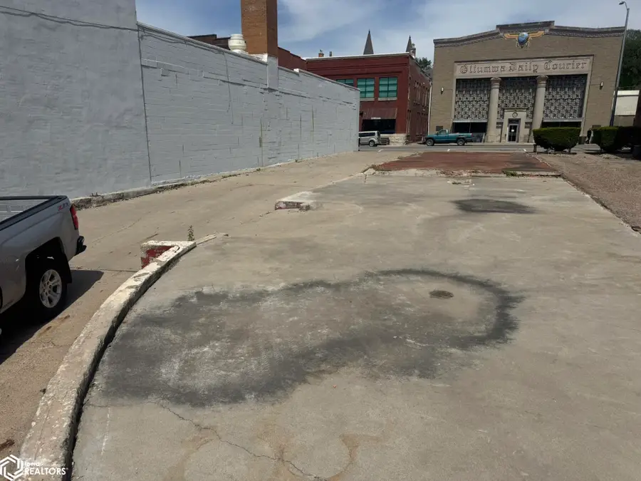 214 E 2nd Street, Ottumwa, IA 52501 - #2
