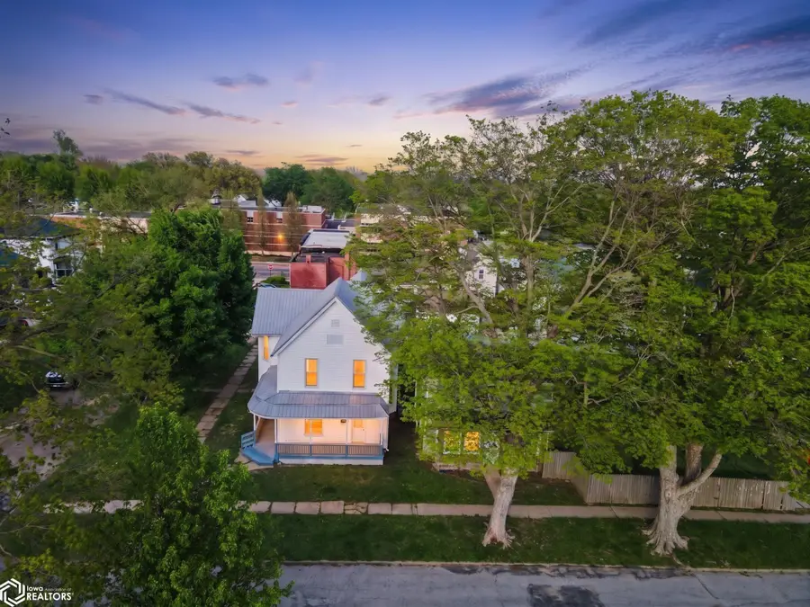 1100 S 10th Street, Burlington, IA 52601 - #3