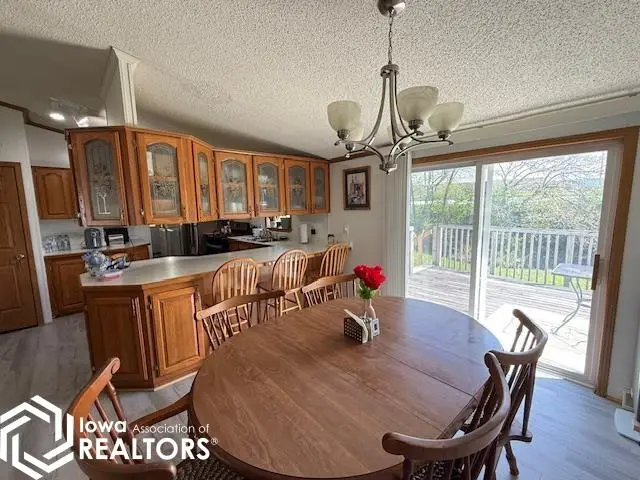 502 S Hosta Avenue, Mount Pleasant, IA 52641 - #3