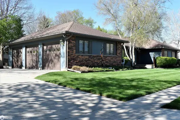 2113 Briardale Drive, Iowa Falls, IA 50126