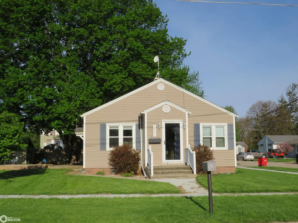 206 6th St Sw Sw, Hampton, IA 50441 - #1